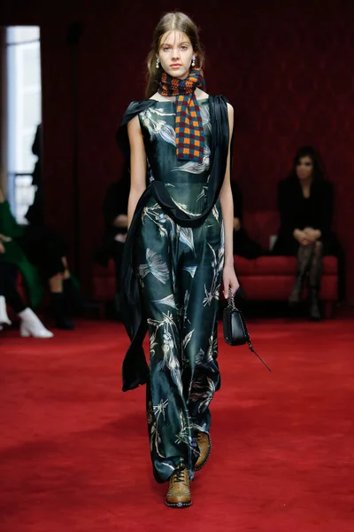 Look 26